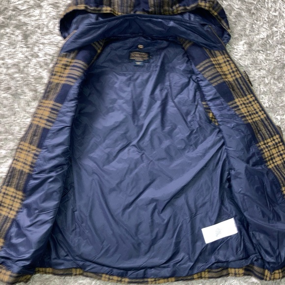 Pendleton || Quilted Wool Toggle Vest Hood in Alpine Getaway Navy Gold Plaid SM - Picture 4 of 12